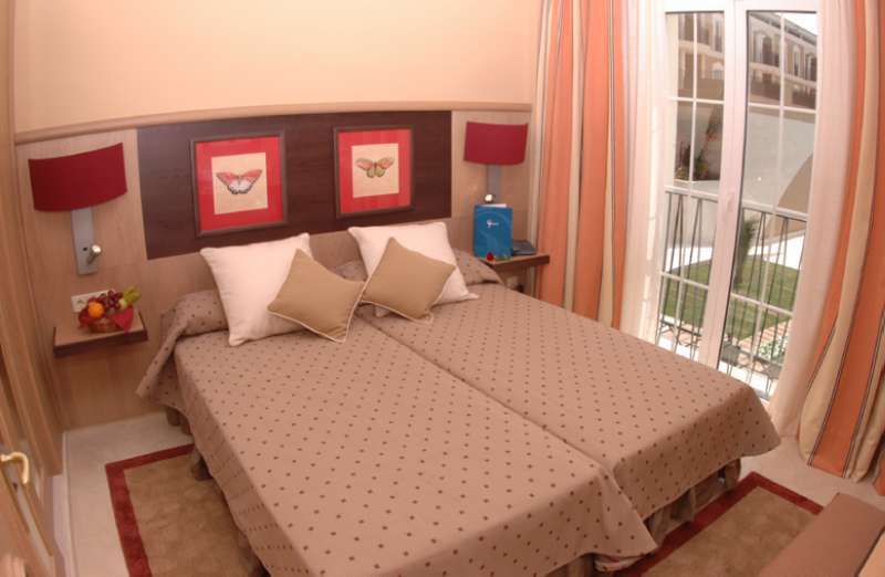 Hotel Grupotel & 4*
