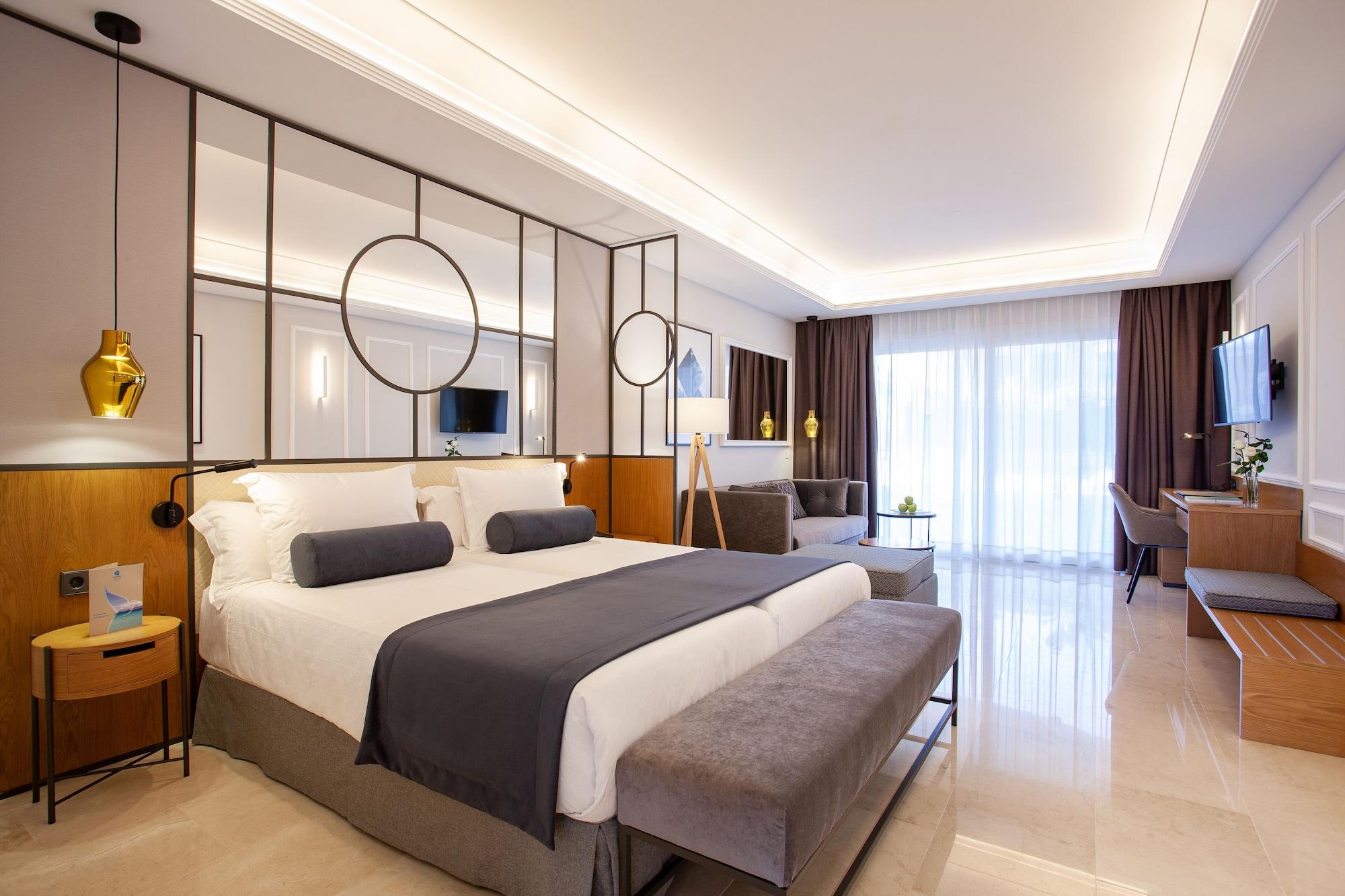Hotel Grupotel & 4*